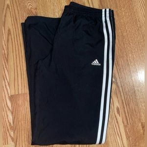 adidas black sweatpants Size: Youth XL